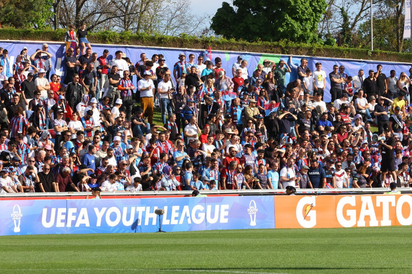 Trabzonspor U19'u finalde mağlup eden Barcelona, Gençlik Ligi şampiyonu oldu - Resim : 1