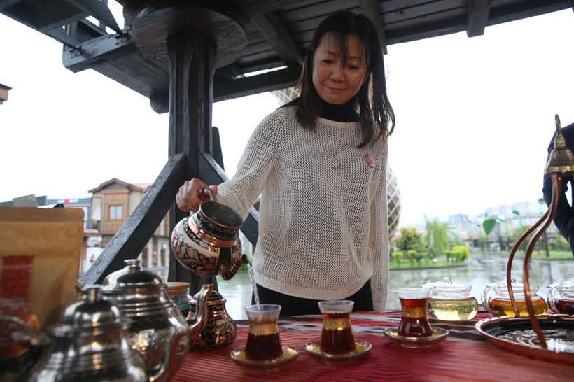 Japonya'nın ilk "Türk çayı demleme ustası" Yumika Arita, Rize'de çay demledi - Resim: 9