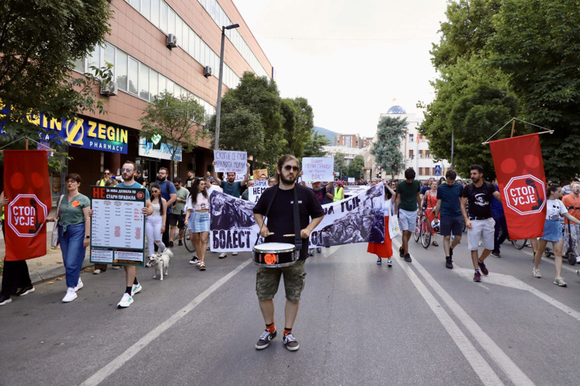 Üsküp'te hava kirliliğine önlem alınması talebiyle gösteri yapıldı - Resim : 2