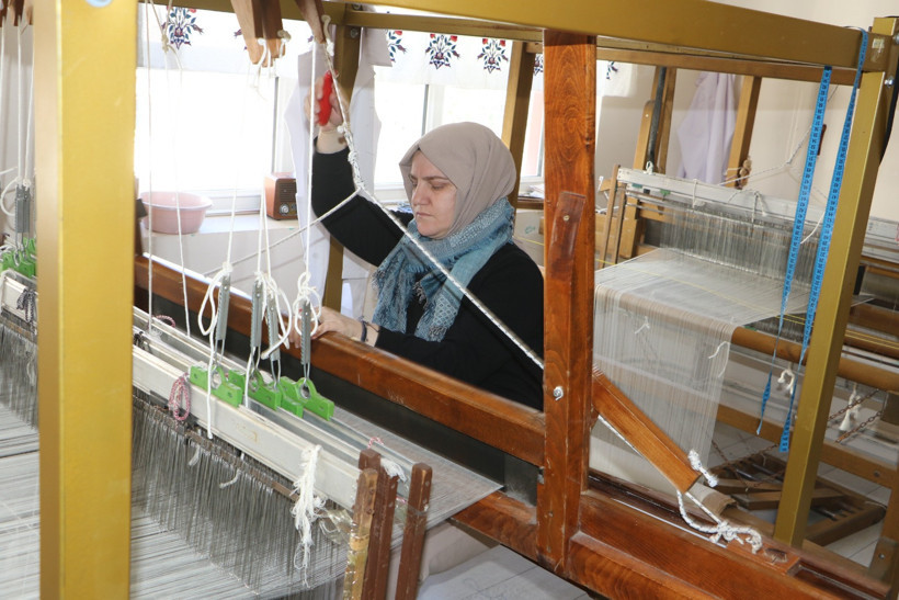 Olgunlaşma Enstitüsü, kenevirden kravat yaptı - Resim : 1