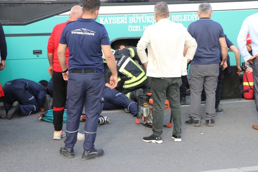 Annenin öldüğü, oğlunun yaralandığı kazanın görüntüleri ortaya çıktı - Resim : 1