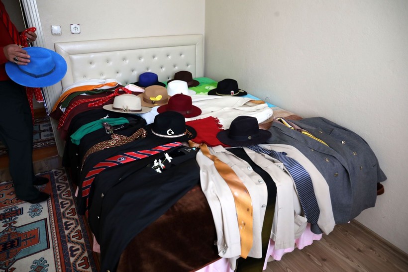 'Bay Foter’in tarzı renkli, sözü özlü - Resim: 2