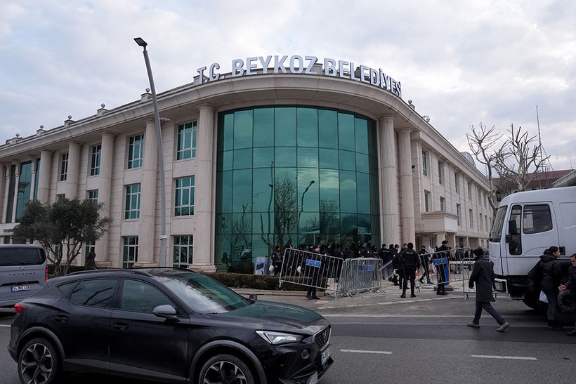 Beykoz Belediye Başkanı Alaattin Köseler, 'İhaleye fesat karıştırma' soruşturması kapsamında gözaltına alındı - Resim : 1