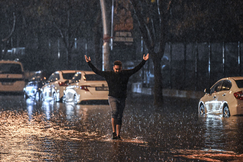Ankara'da gök gürültülü sağanak ve dolu etkili oldu - Resim : 3