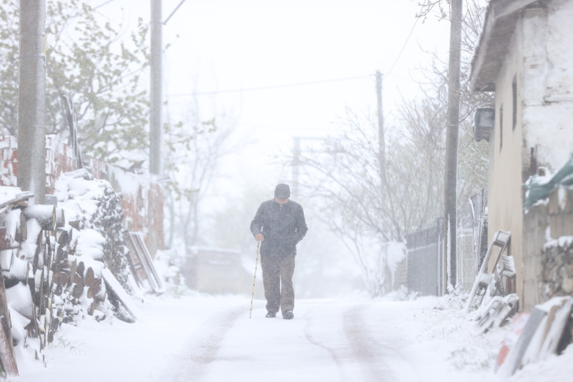 Kırklareli'nin yüksek kesimlerinde kar yağışı etkili oldu - Resim : 1