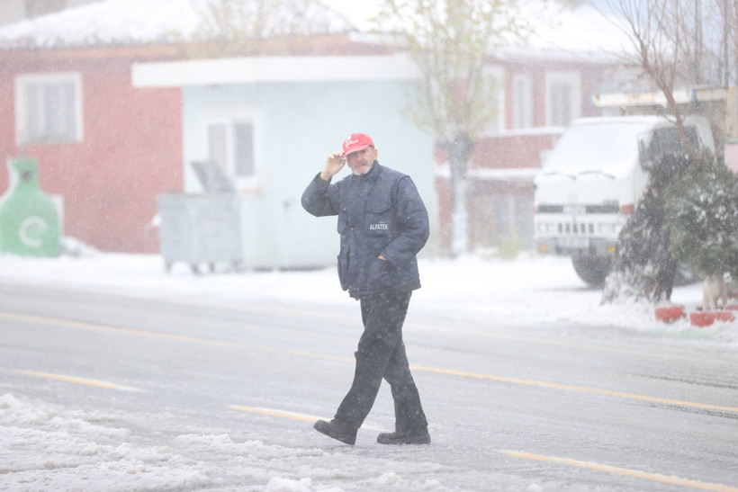Kırklareli'nin yüksek kesimlerinde kar yağışı etkili oldu - Resim : 3