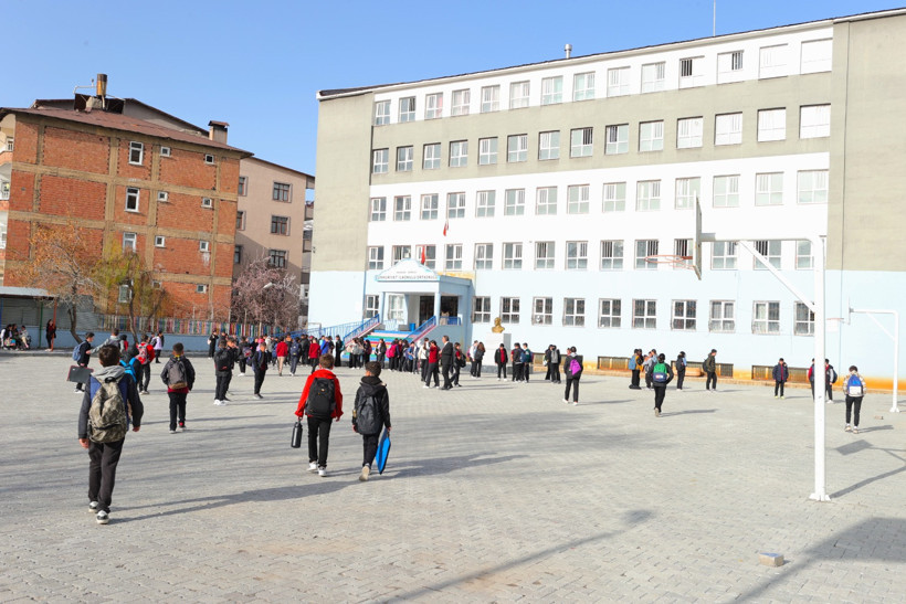 Okullarda ikinci ara tatil sonrası ilk ders zili çaldı - Resim : 2