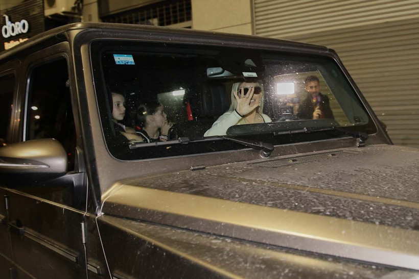 Galatasaray’ın Arjantinli yıldızı Icardi, kızlarıyla görüştü - Resim: 1