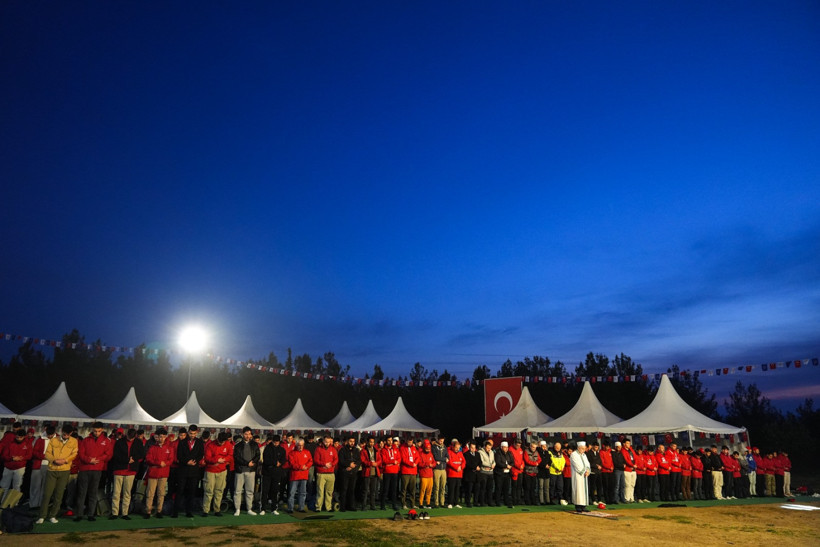 Gelibolu Yarımadası'nda 57. Alay Vefa Yürüyüşü Conkbayırı'nda sona erdi - Resim : 2