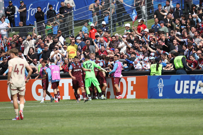Trabzonspor U19 finalde! Taraftardan coşkulu kutlama - Resim : 6