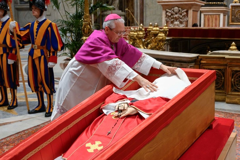 Papa Franciscus'un cenaze töreni bugün yapılacak... Türkiye'yi TBMM Başkanı Kurtulmuş temsil edecek - Resim: 7