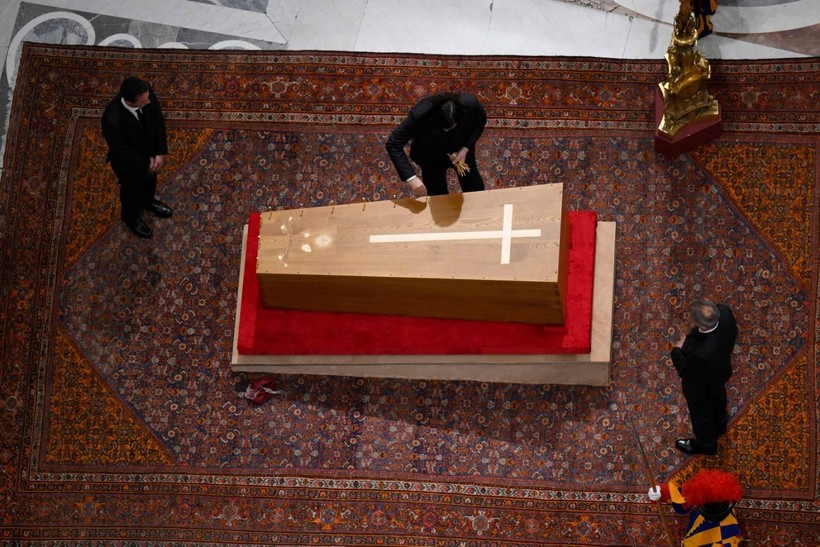 Papa Franciscus'un cenaze töreni bugün yapılacak... Türkiye'yi TBMM Başkanı Kurtulmuş temsil edecek - Resim: 8