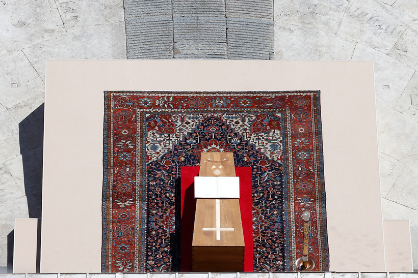 Papa Franciscus'un Vatikan'daki cenaze törenine 250 bin kişi katıldı - Resim : 2