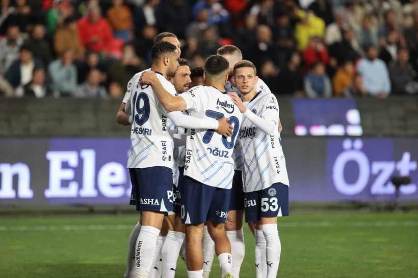 Fenerbahçe 4 dakikada geri döndü! Gaziantep deplasmanında 3 puanı aldı - Resim : 2