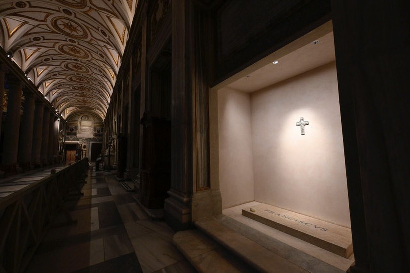 Papa Franciscus'un kabri ziyaretçi akınına uğradı - Resim: 4