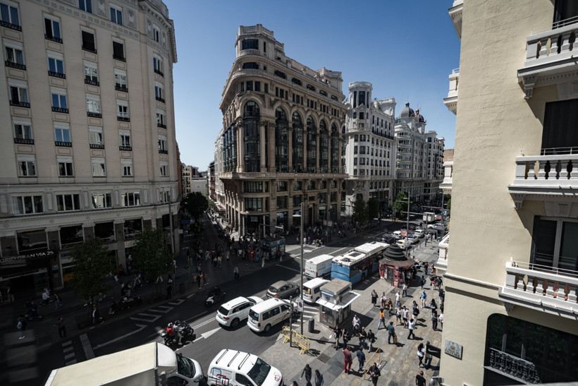 İspanya ve Portekiz'de milyonlarca kişiyi etkileyen geniş çaplı elektrik kesintileri yaşanıyor - Resim : 4