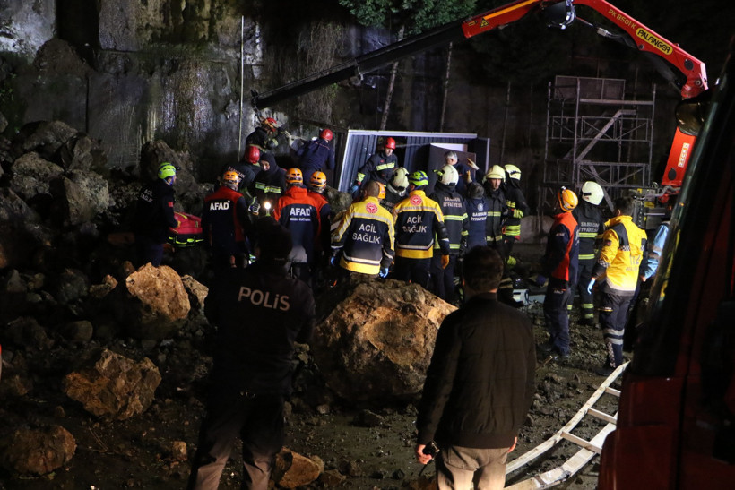 Samsun'daki heyelanda baba ve 2 kızının öldüğü iş yerinin tutuklu sahibi: İstinat duvarına gerek duymadık - Resim : 1
