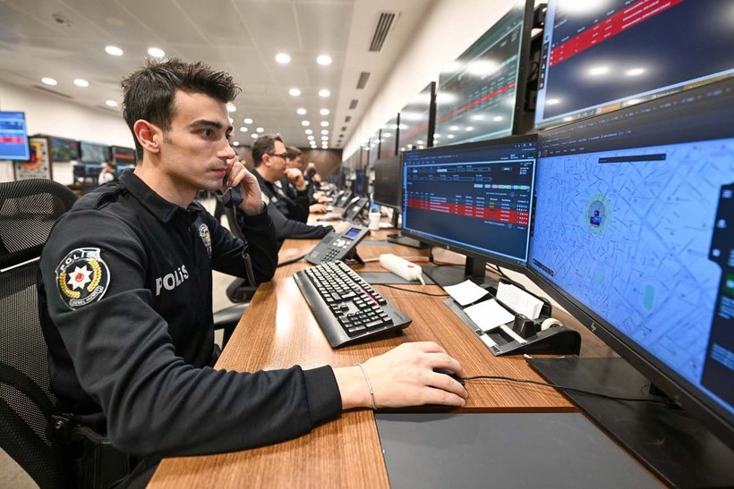 Hayat kurtaran 'elektronik kelepçe' izleme merkezi... Sistem nasıl çalışıyor? İşte tüm detaylar - Resim: 18
