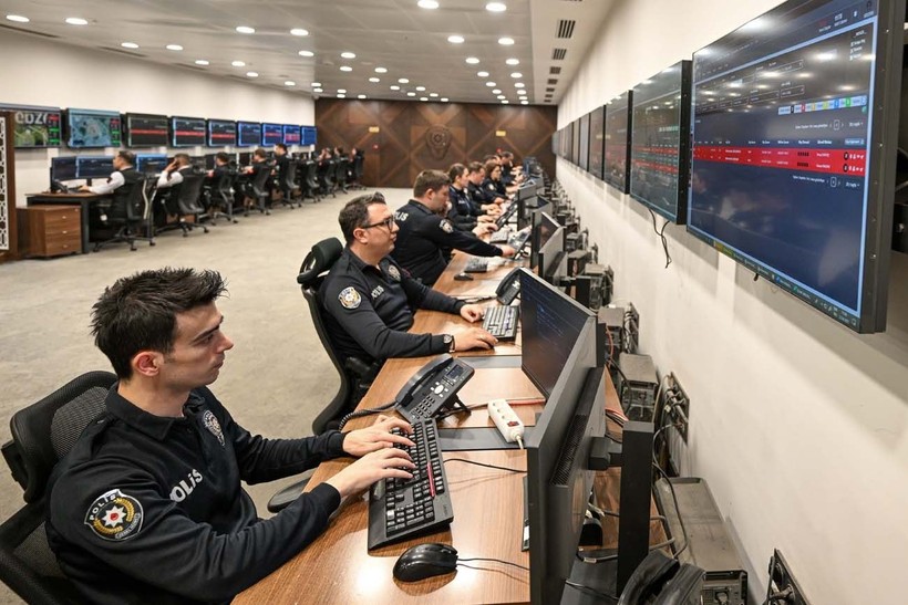 Hayat kurtaran 'elektronik kelepçe' izleme merkezi... Sistem nasıl çalışıyor? İşte tüm detaylar - Resim: 9