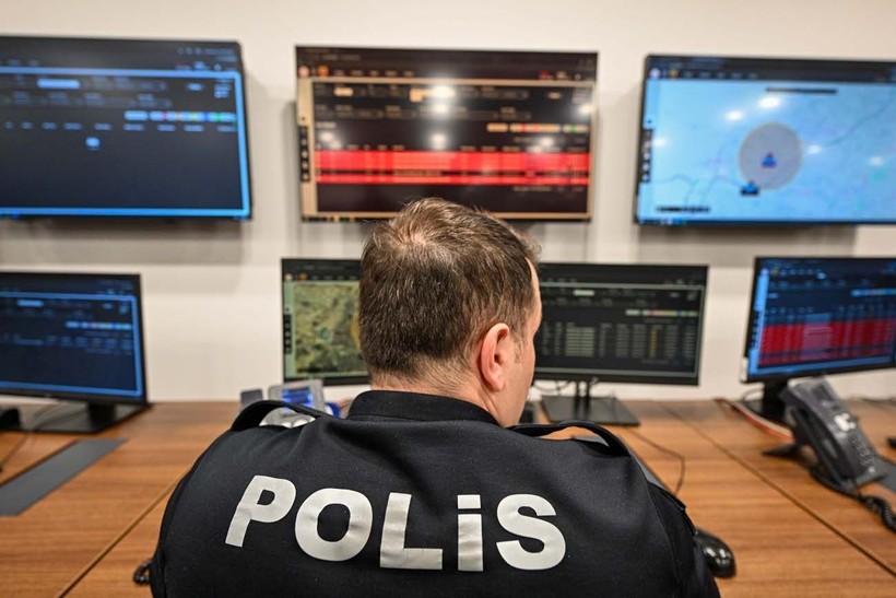 Hayat kurtaran 'elektronik kelepçe' izleme merkezi... Sistem nasıl çalışıyor? İşte tüm detaylar - Resim: 12