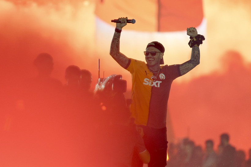 Galatasaray 25’inci şampiyonluk kupasını görkemli törenle kaldırdı - Resim : 8