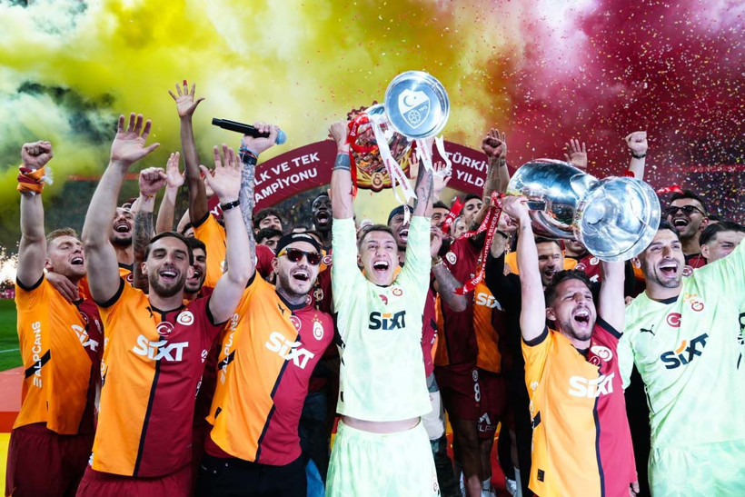 Galatasaray, şampiyonluk kupasını RAMS Park'ta kaldırdı; Muslera omuzlarda veda etti - Resim: 3