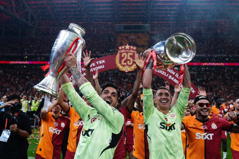 Galatasaray, şampiyonluk kupasını RAMS Park'ta kaldırdı; Muslera omuzlarda veda etti - Resim: 5