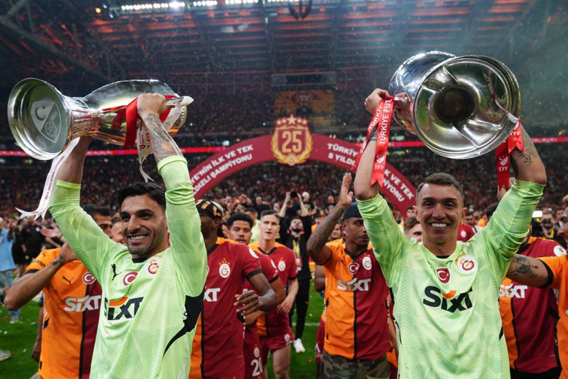 Galatasaray, şampiyonluk kupasını RAMS Park'ta kaldırdı; Muslera omuzlarda veda etti - Resim: 6
