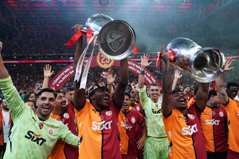 Galatasaray, şampiyonluk kupasını RAMS Park'ta kaldırdı; Muslera omuzlarda veda etti - Resim: 7