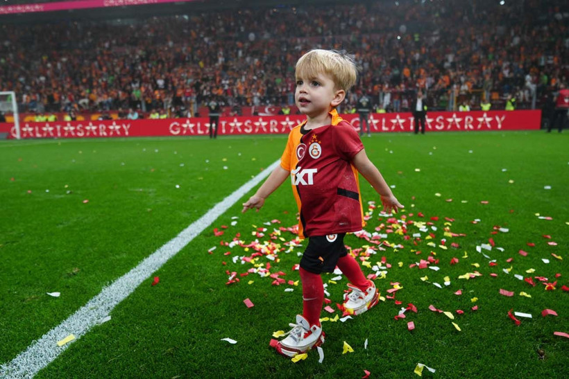 Galatasaray, şampiyonluk kupasını RAMS Park'ta kaldırdı; Muslera omuzlarda veda etti - Resim: 14