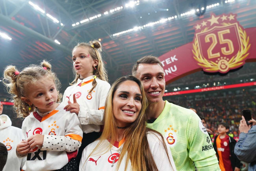 Galatasaray, şampiyonluk kupasını RAMS Park'ta kaldırdı; Muslera omuzlarda veda etti - Resim: 10