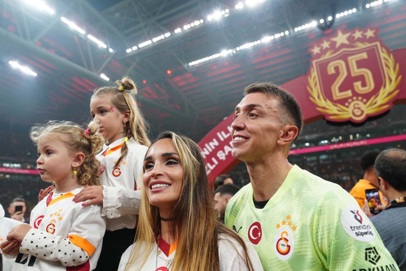 Galatasaray, şampiyonluk kupasını RAMS Park'ta kaldırdı; Muslera omuzlarda veda etti - Resim: 13