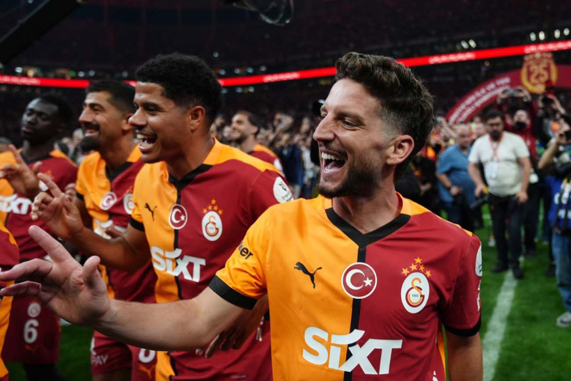 Galatasaray, şampiyonluk kupasını RAMS Park'ta kaldırdı; Muslera omuzlarda veda etti - Resim: 18