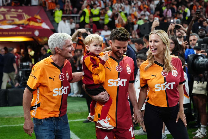 Galatasaray, şampiyonluk kupasını RAMS Park'ta kaldırdı; Muslera omuzlarda veda etti - Resim: 19