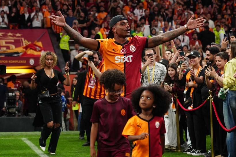 Galatasaray, şampiyonluk kupasını RAMS Park'ta kaldırdı; Muslera omuzlarda veda etti - Resim: 33