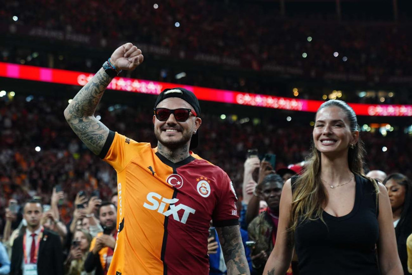 Galatasaray, şampiyonluk kupasını RAMS Park'ta kaldırdı; Muslera omuzlarda veda etti - Resim: 44