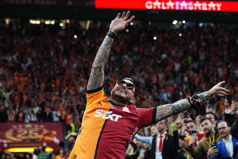 Galatasaray, şampiyonluk kupasını RAMS Park'ta kaldırdı; Muslera omuzlarda veda etti - Resim: 45