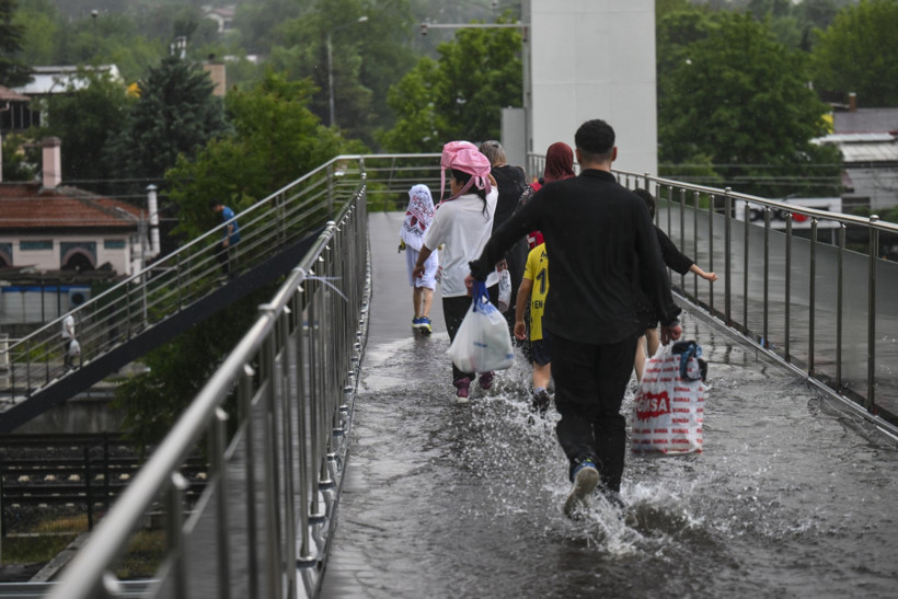 Ankara’da Sağanak ve Dolu Etkili Oldu - Resim : 2