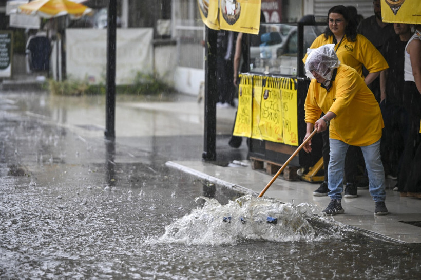 Ankara’da Sağanak ve Dolu Etkili Oldu - Resim : 5