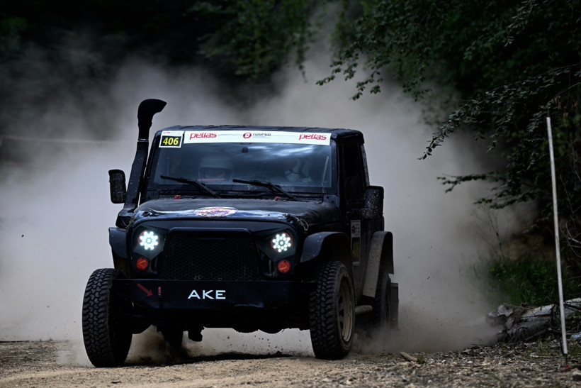 TOSFED Offroad Şampiyonası Düzce’de Devam Ediyor: 18 Araç Zorlu Etapta Yarıştı - Resim : 3