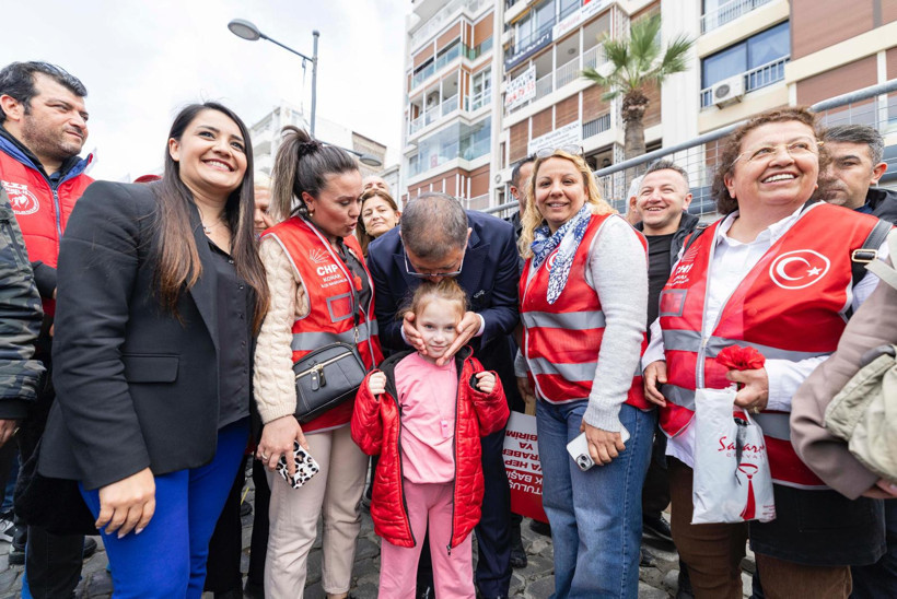 İzmir Büyükşehir Belediye Başkanı Tugay, 1 Mayıs'ta işçilerle buluştu: Hep beraber aydınlığa kavuşacağız - Resim : 2