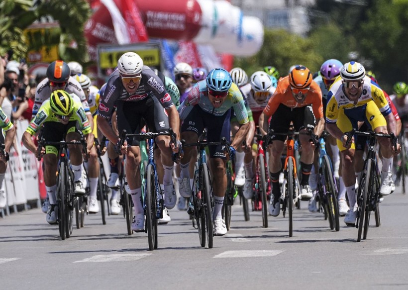 60. Cumhurbaşkanlığı Türkiye Bisiklet Turu: İlk etapta Alpecin-Deceuninck takımından Simon Dehairs birinci oldu - Resim: 18