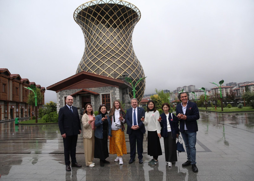 Japonya'nın ilk "Türk çayı demleme ustası" Yumika Arita, Rize'de çay demledi - Resim: 5