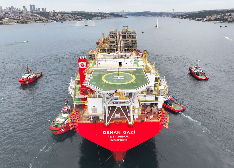 Türkiye'nin ilk Yüzer Üretim Tesisi 'Osman Gazi', İstanbul Boğazı'ndan geçti - Resim : 5