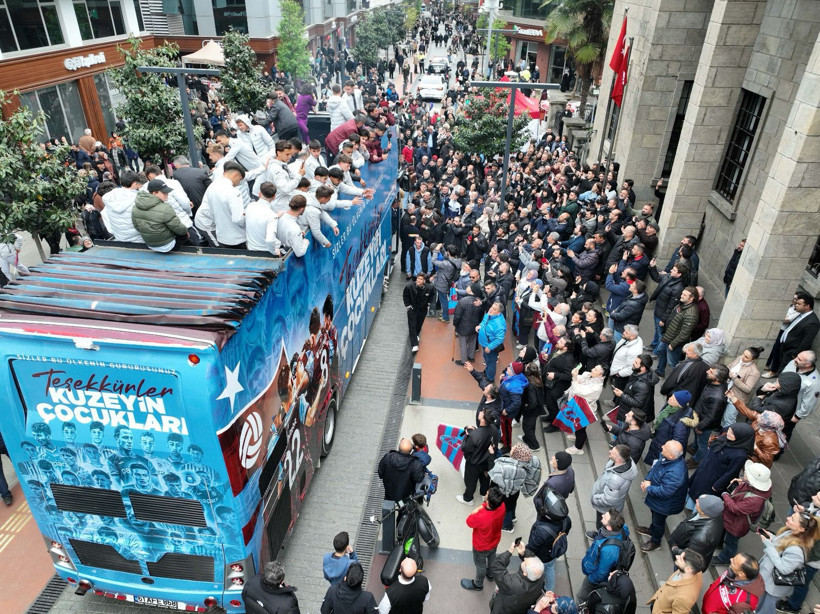 Avrupa ikincisi olan Trabzonspor U19 Takımı'na coşkulu kutlama - Resim : 2