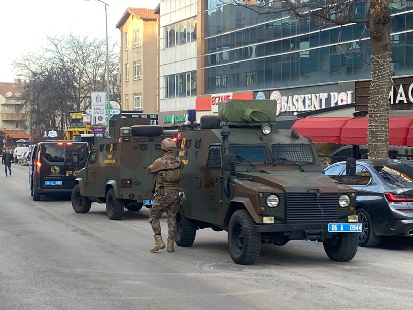 Ankara'da poligonda kendini vurmak istedi; polis vazgeçirdi - Resim : 1