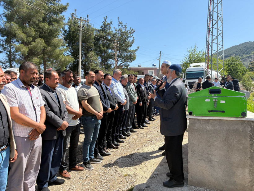 Sulama kanalında cansız bedeni bulunan Cumali, toprağa verildi - Resim : 3