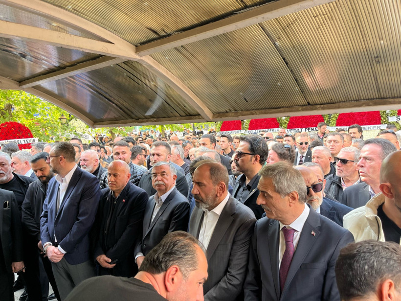 Teknik direktör Bülent Uygun'un kızı Almina Tude, son yolculuğuna uğurlandı - Resim : 1