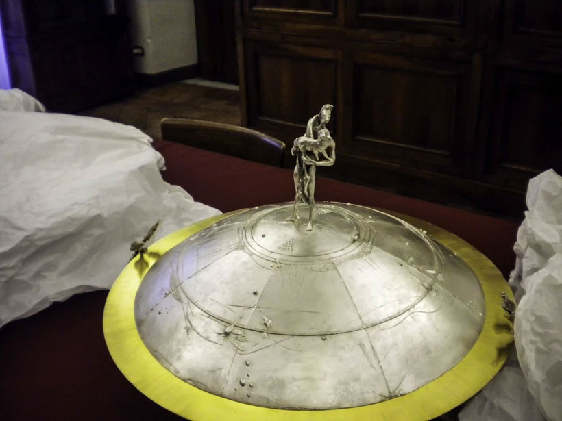 Yeni papanın seçilmesine yönelik süreç başlıyor... Siyah ya da beyaz dumanın yükseleceği baca Sistine Şapeli'ne kuruldu - Resim : 4