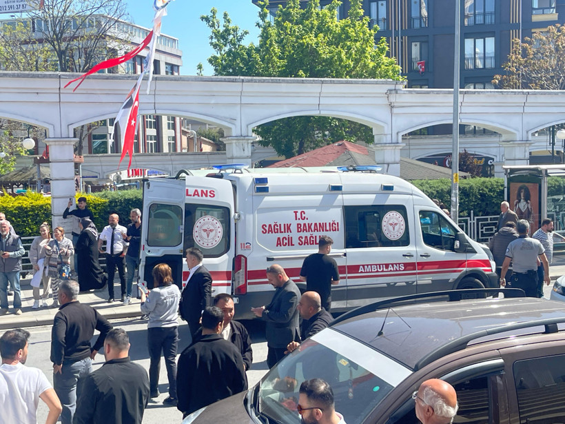 Avcılar'da nikah sarayı önünde dehşet! Motosikletle yanaştıkları araca kurşun yağdırdılar: 1 ölü - Resim : 3